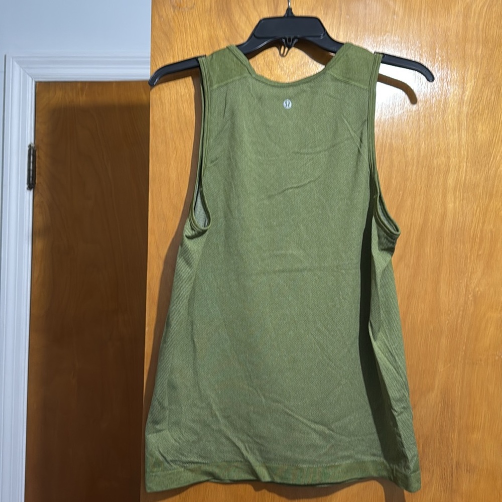 LULULEMON Top - Picture 2 of 4